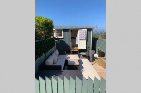 Trevone Luxury Shepherds hut close to the beach